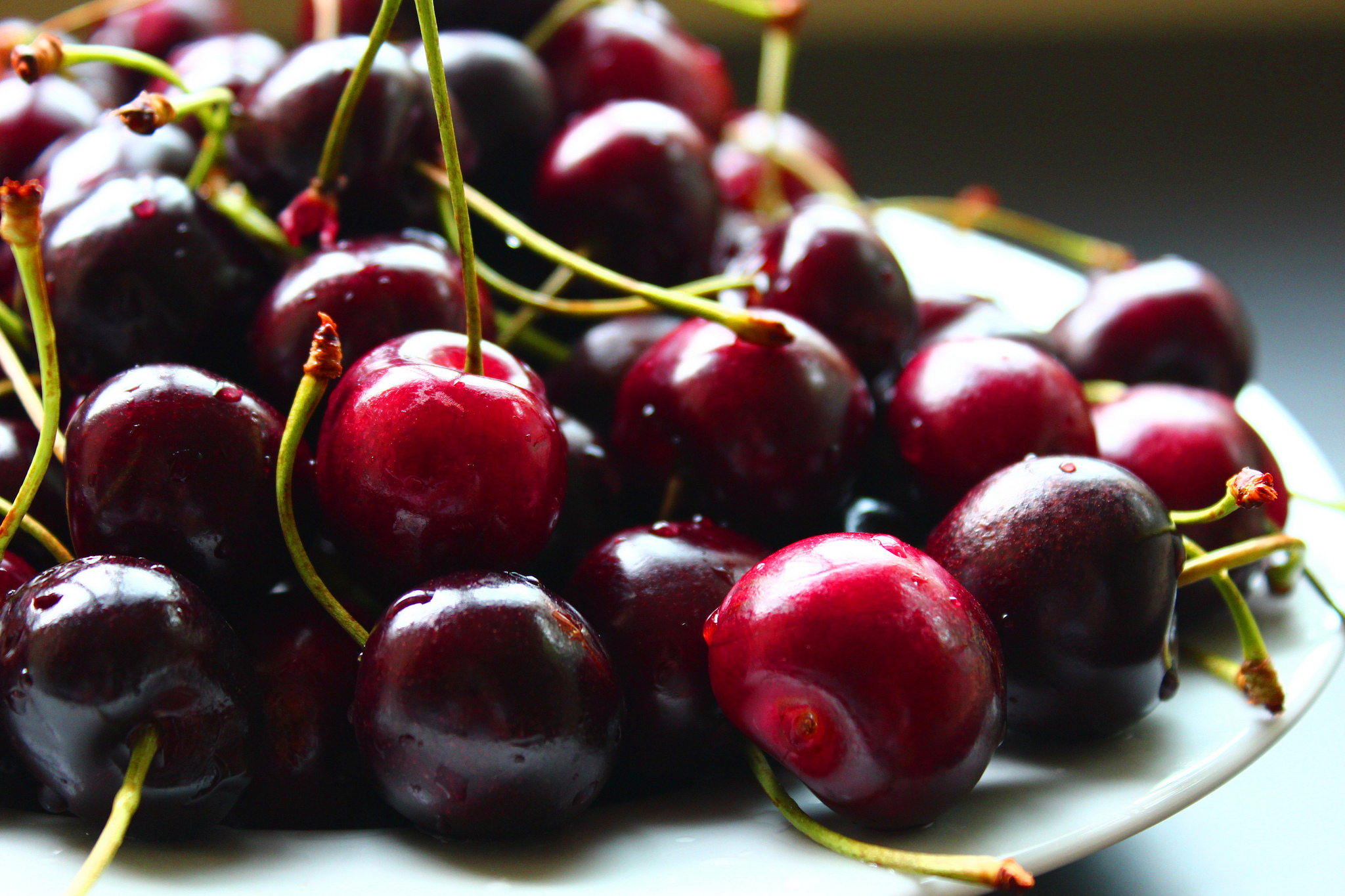 Why You Should Be Eating Cherries Sports Nutrition Minute